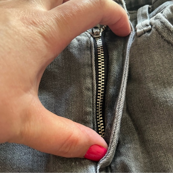 Gray True Religion Halle Cut Off Distressed Jean Shorts, Size 27 - Picture 12 of 12